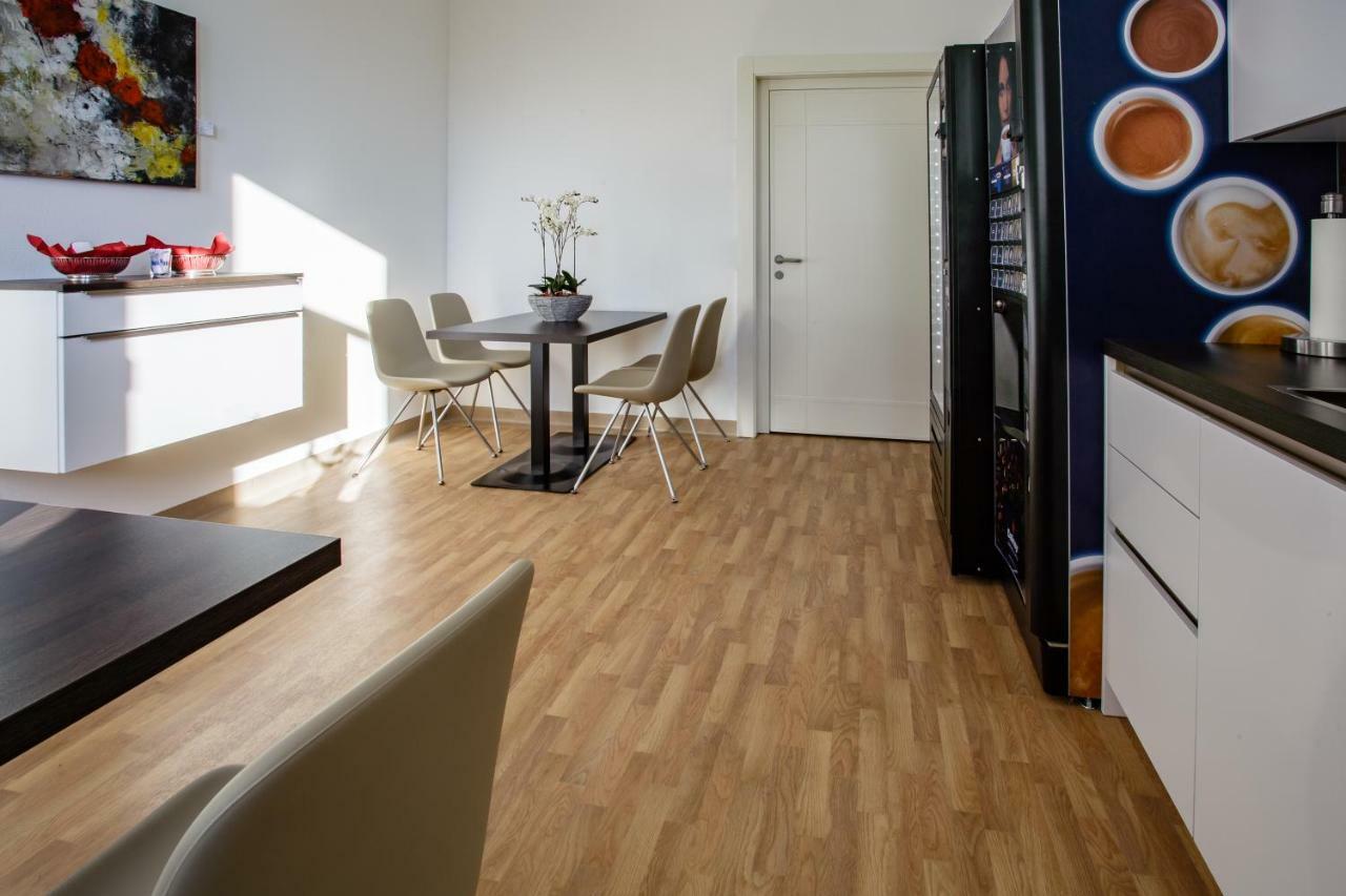 Health Vital Comfort Guestrooms Wels Exterior photo