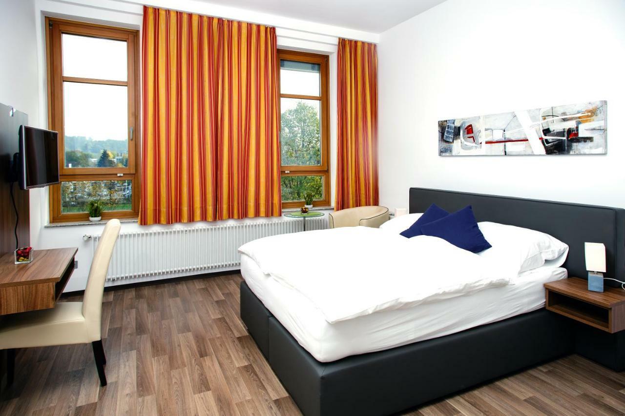 Health Vital Comfort Guestrooms Wels Exterior photo